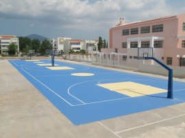 2 Ελαστικοσυνθετικός τάπητας σε σχολικό συγκρότημα